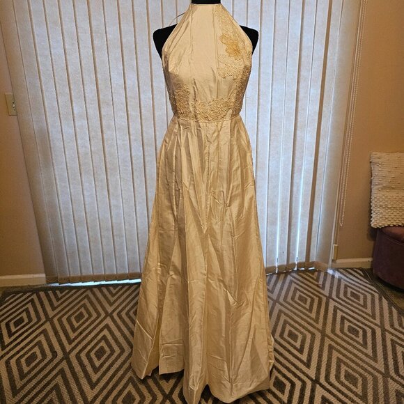 Catherine Regehr Dresses & Skirts - Catherine Regehr Beige Wedding Dress Medium 6/8